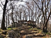 Benedetta primavera sui sentieri per il Monte Ubione da Ubiale-18mar23 - FOTOGALLERY